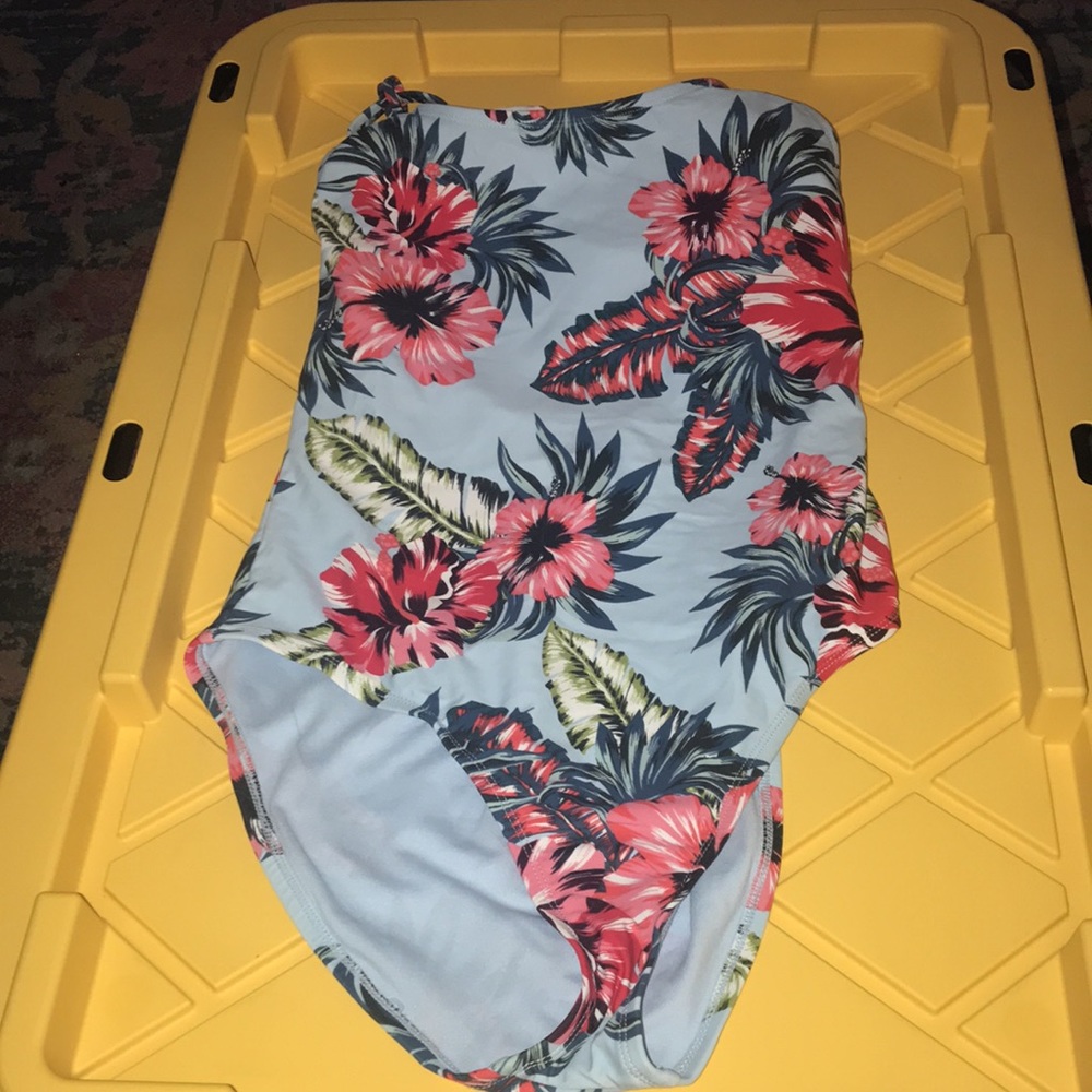 Kona Sol full Swimsuit 🩱 - Picture 4 of 11